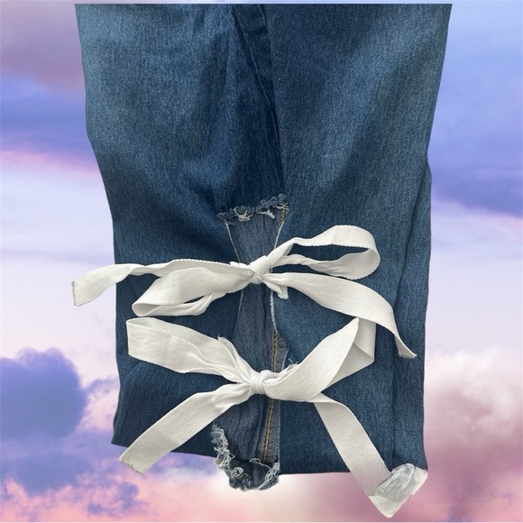 💜 Bows in a Row Skinny Denim Jeans 💜 - Picture 5 of 8